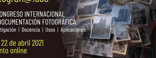 Maniquí con fotografías clavadas en el torso y el texto OPEN como carte de las XXIX Jornadas FADOC de Madrid