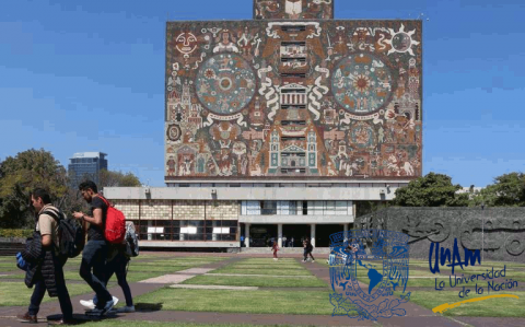 Imagen del campus de la UNAM en la que aparece el logotipo de la institución